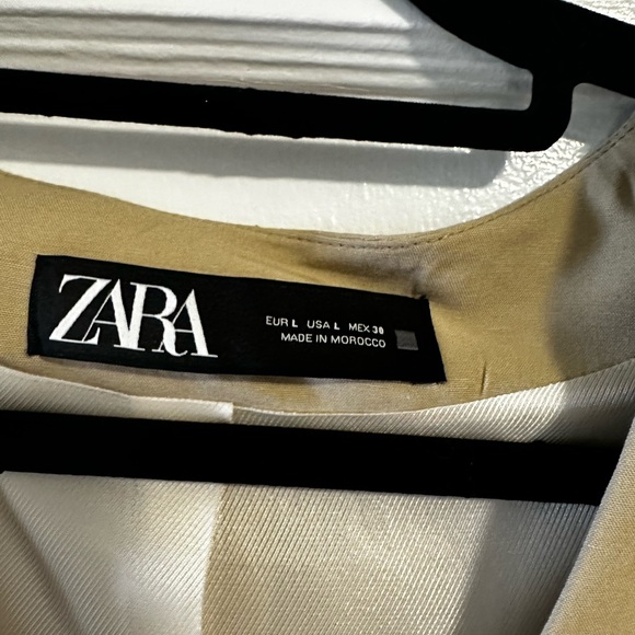 NWOT Zara Tan Button-Up Vest - Picture 2 of 3